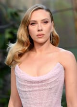 scarlett-johansson-in-custom-vivienne-westwood-at-the-v0-n3u34r6a2j7f1