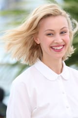 Sarah Gadon Smile Cannes Maps Premiere 2