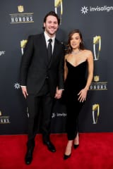 josh-allen-hailee-steinfeld-lc-250206-4cb0cc