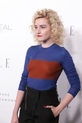 Julia Garner ST