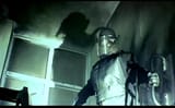 28-days-later-brendan-gleeson-zombies-stairwell