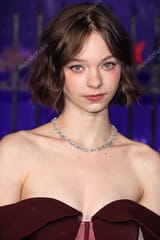 depositphotos_623127462-stock-photo-american-actress-emma-myers-arrives
