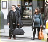 felicity-jones-baby-bump