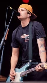 HD-wallpaper-tom-delonge-1999-200-blink-182-mark-hoppus-pop-punk-punk-tom-delonge-travis-barker