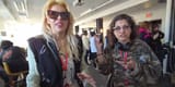2 girls