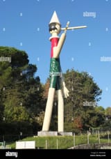 the-worlds-tallest-statue-of-pinocchio-collodi-tuscany-italy-HR9WBA