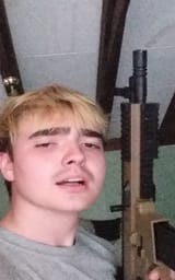 EA3wfbuXoAAqS_U