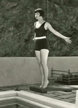 louise-brooks-c-1920s-v0-y5ovgmvfysrd1