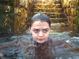 arya-stabbed-by-the-waif-3-game-of-thrones-hbo