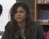 zendaya holding in poop