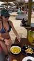 Daniela and Heidi on the beach_thumb.jpg