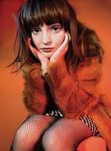 beautiful-lauren-mayberry-v0-z8t23vyptn1b1-2327760139