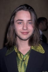vincent-kartheiser-as-a-teen-idol-v0-5roe3wirbkna1