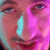677878