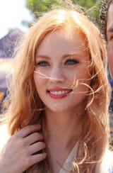 deborah-ann-woll-extra-set-photos-may-2014_1
