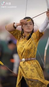 nice-shot-at-naadam-festival-womens-archery-competition-v0-ZXoydWtvZGg5Y2ViMUggmXhCIFZI8fYtBQiuTXEeT-agt1Ia1HxJFlyE4pCX