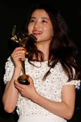 kim-tae-ri-asian-film-awards-in-hong-kong-3-21-2017-5