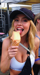 Screenshot 2025-07-03 at 12-14-01 Sydney-Sweeney-Nude-Sexy-thefappeningblog.com-1.jpg (JPEG Image 1920 × 1920 pixels) — Scaled (31%)