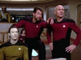 Riker_points_at_a_hole_in_space