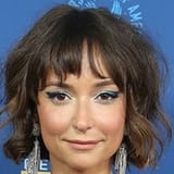 milana-vayntrub-5
