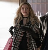 Julia Garner straight hair (2)