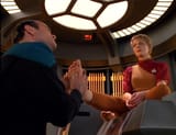 The_Doctor_massages_Kes