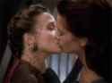 jadzia kiss.gif_thumb.jpg