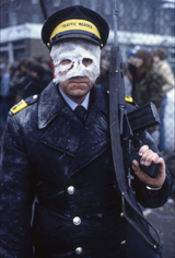 where-can-i-find-the-traffic-warden-from-threads-v0-b4zliwklv5fd1