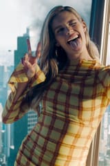 Sara Sampaio - Eve Teschmacher