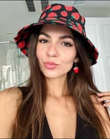 Victoria Justice hat