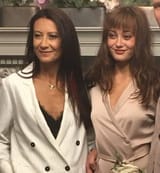 Ella-Purnell-with-mother-Suzy-Purnell