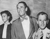 Jane_Fonda_&amp;_Henry_Fonda_&amp;_Peter_Fonda,_1950s