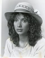 496930261_rosanaarquette_still2_122_502lo
