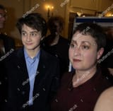 daniel-radcliffe-his-mother-1500w-9789453av