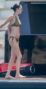 jennifer-connelly-in-a-green-bikini-spotted-on-a-yacht-in-ibiza-spain-170817_11