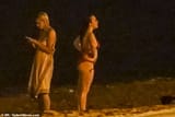 99445655-14819883-Billie_Eilish_went_for_a_late_night_dip_with_some_pals_in_Barcel-a-20_1750170896989[1]