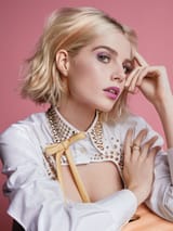 LUCY_Portrait_Pink