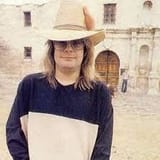 til-in-1982-ozzy-osbourne-was-arrested-in-san-antonio-for-v0-s3pm9b97rcyc1