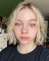emma-myers-selfie-edition-v0-babj7qw62h4b1-1492043599