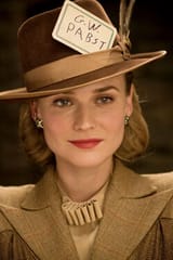 Diane_Kruger_card_in_the_hat
