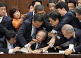 attempt-to-restrain-shinichi-yok