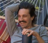 stache