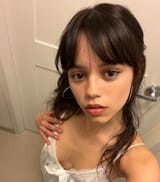 Jenna-Ortega-no-makeup-selfie-shared-on-Instagram
