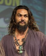 Jason_Momoa_(43055621224)_(cropped)