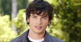 tom-welling-as-clark-kent-in-smallville_hero