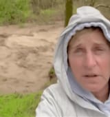 T9Ugv.HQ4e-small-Ellen-DeGeneresPortia-de-Ro