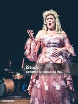 opera-singer-performing-on-the-stage[1]