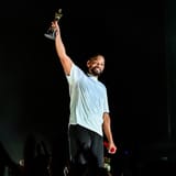 will-smith-haalde-plots-zijn-oscar-boven-op-het-podium