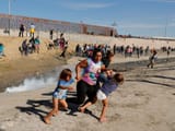 181126-tijuana-mexico-border-cs-220p (1)