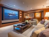 projector-vs-tv-which-is-better-for-your-home-entertainment-setup-Yj-1024x771